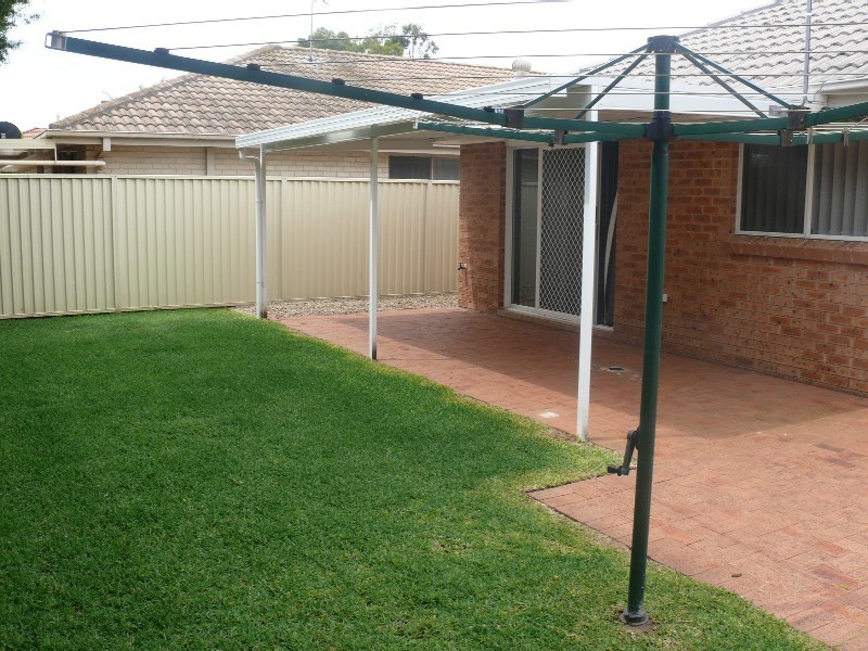 3 Kaputar Crt, Wattle Grove NSW 2173