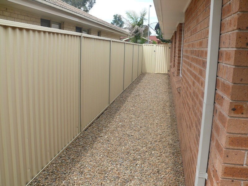 3 Kaputar Crt, Wattle Grove NSW 2173