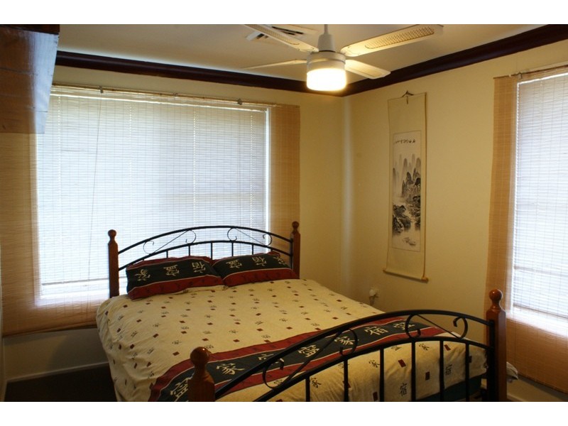 28 Ikara Cres, Moorebank NSW 2170