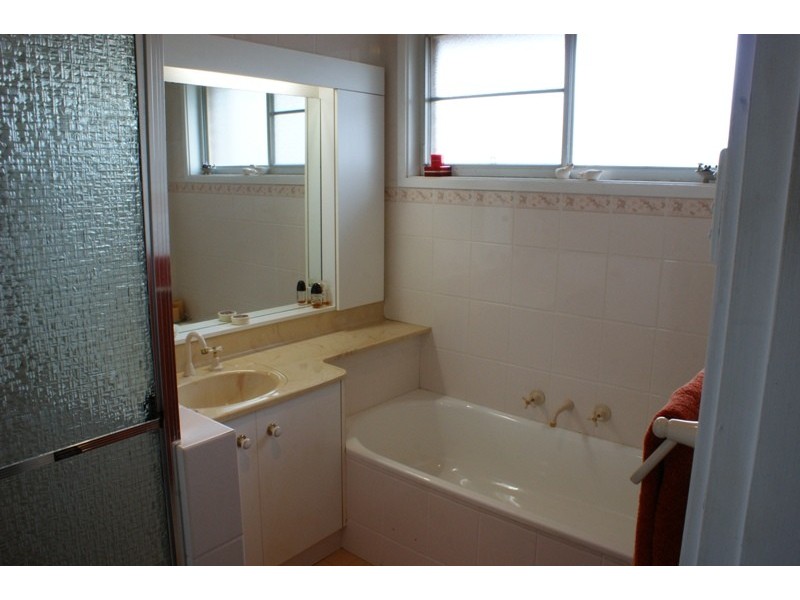 28 Ikara Cres, Moorebank NSW 2170