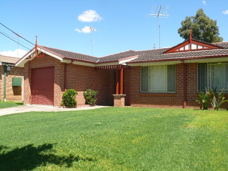 132A Renton Ave, Moorebank NSW 2170