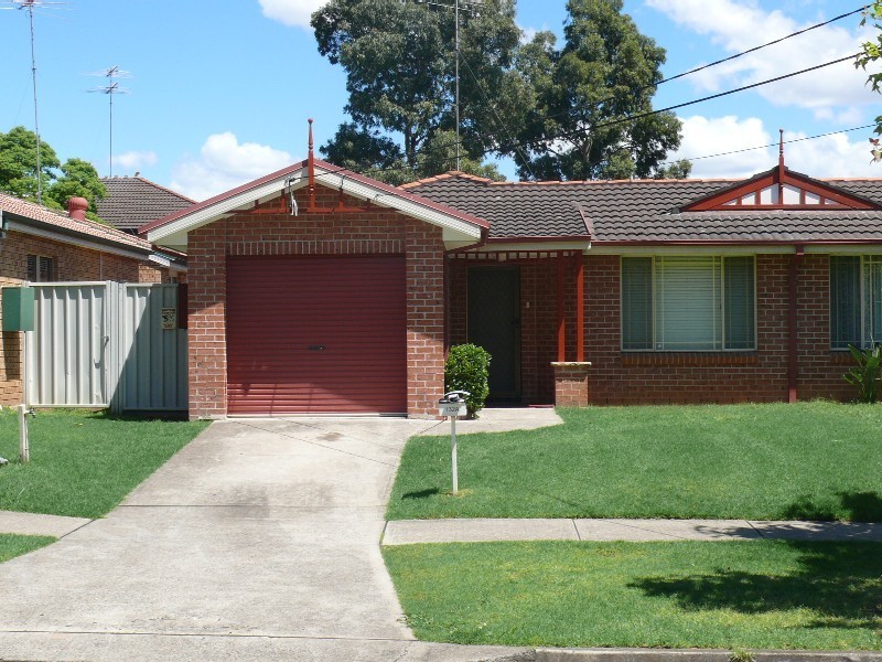 132A Renton Ave, Moorebank NSW 2170