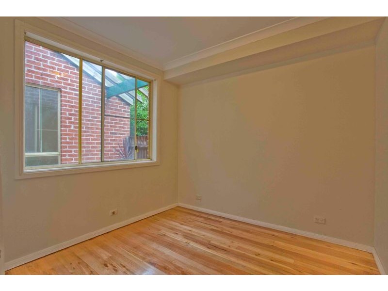 10 Acola Crt, Wattle Grove NSW 2173