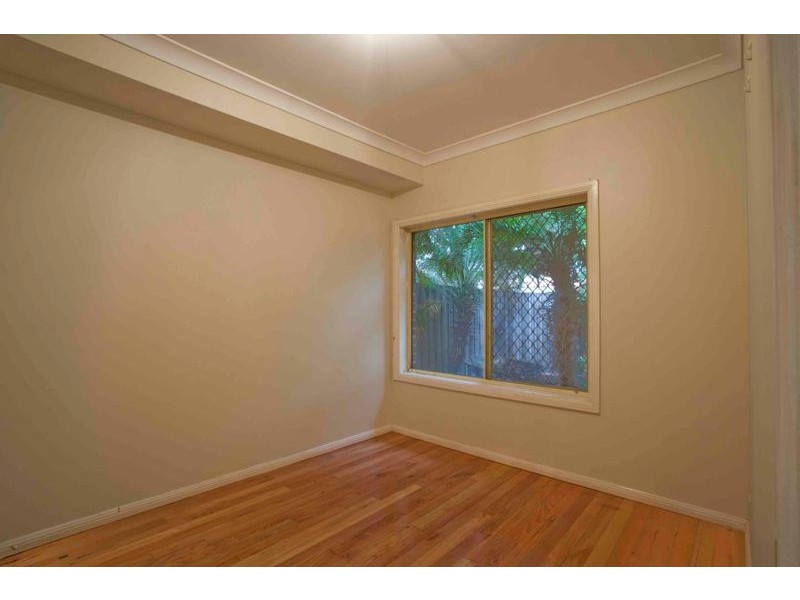 10 Acola Crt, Wattle Grove NSW 2173