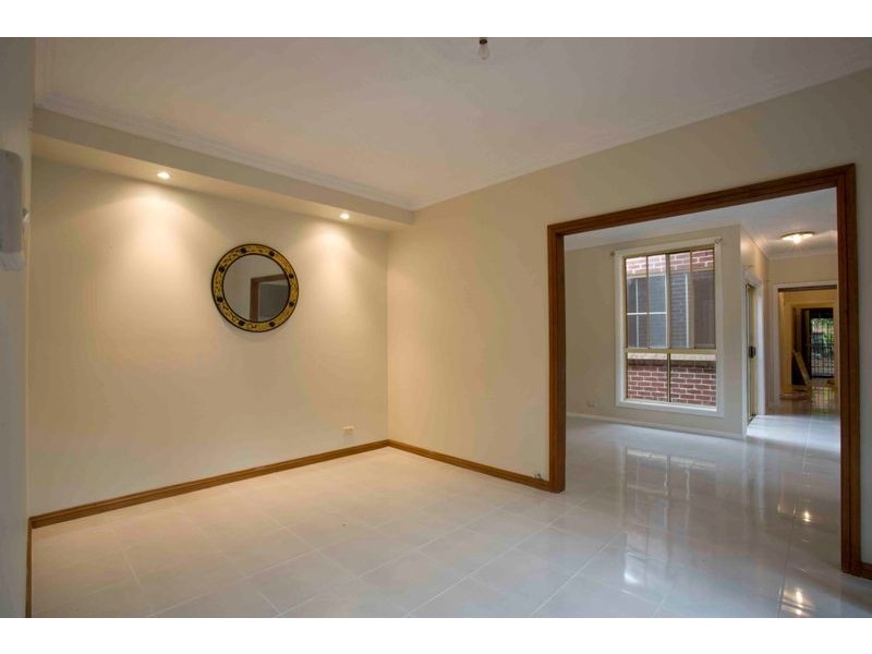 10 Acola Crt, Wattle Grove NSW 2173