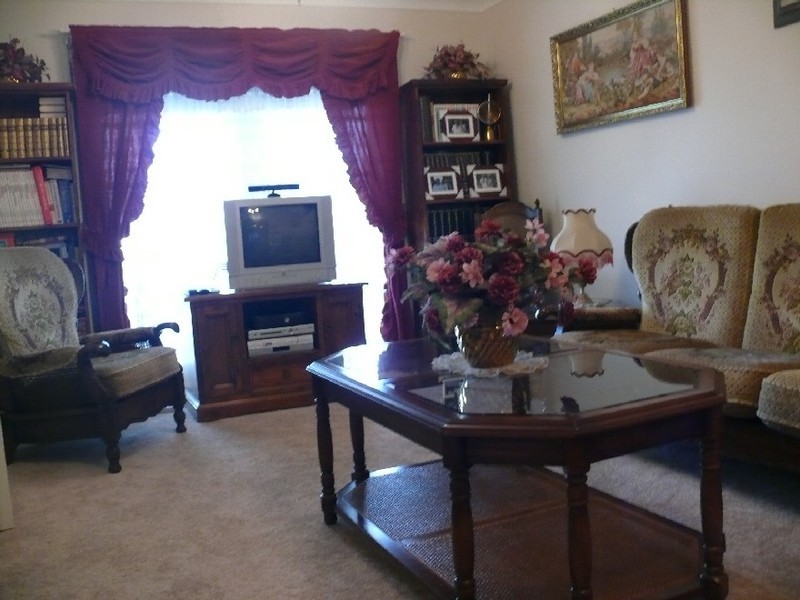 39 Gal Cr, Moorebank NSW 2170