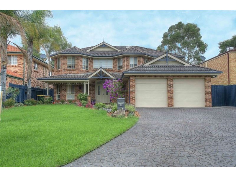 8 Todd Crt, Wattle Grove NSW 2173