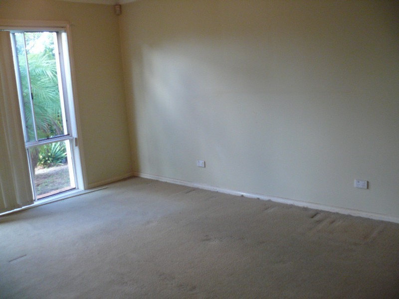 8 Balala Crt, Wattle Grove NSW 2173