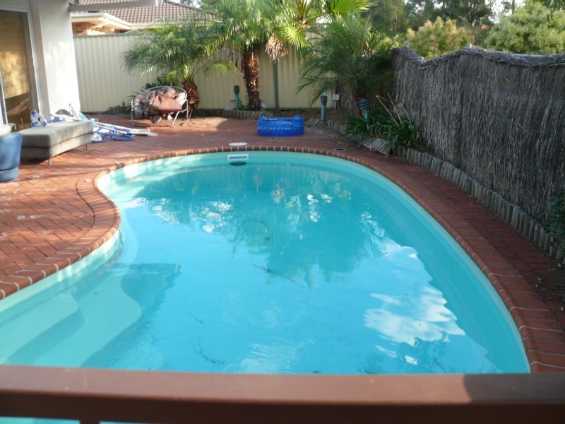 8 Balala Crt, Wattle Grove NSW 2173