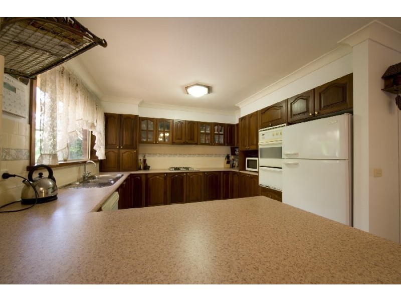 22 Castlerock Crt, Wattle Grove NSW 2173