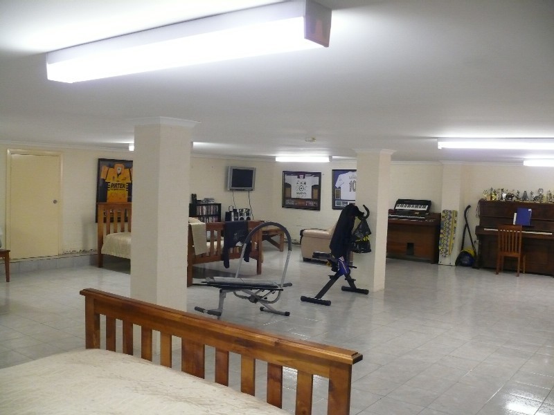 198 Cecil Rd, Cecil Park NSW 2178