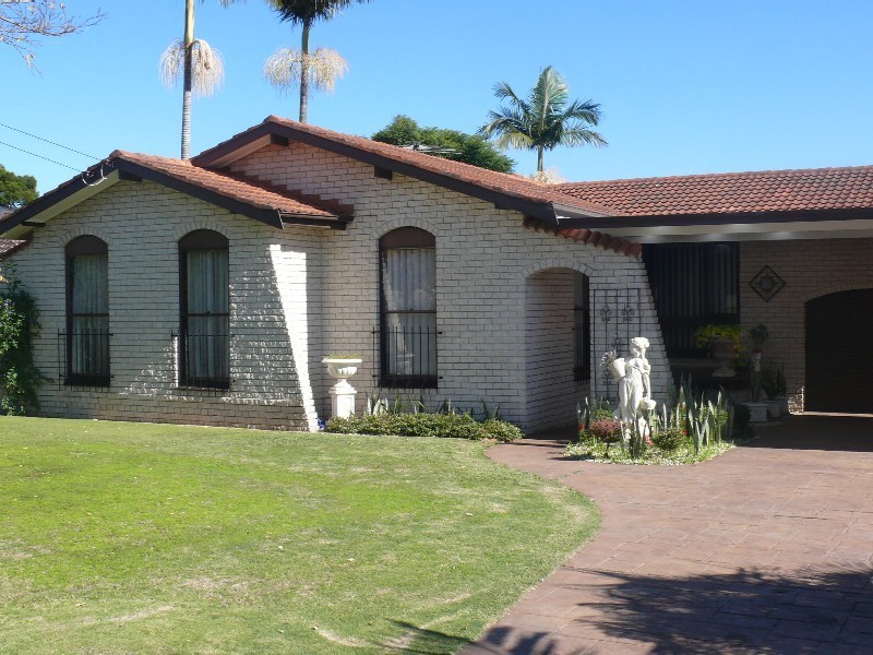 42 Craig Ave, Moorebank NSW 2170