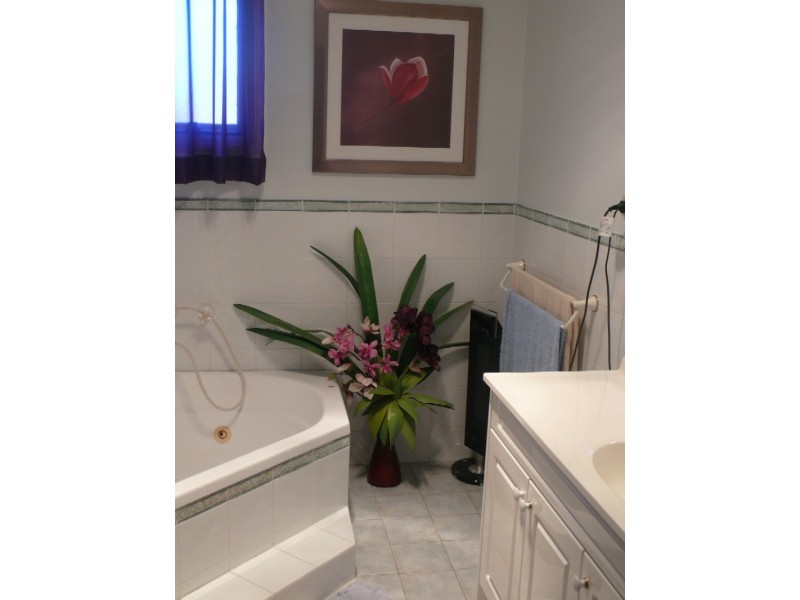 42 Craig Ave, Moorebank NSW 2170