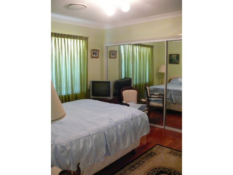 18 Epsom Rd, Chipping Norton NSW 2170