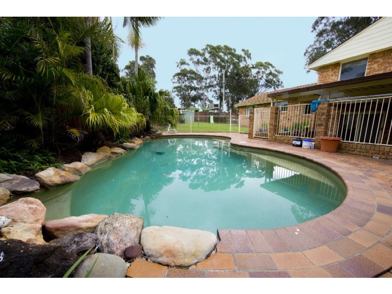 2 Elouera Cres, Moorebank NSW 2170