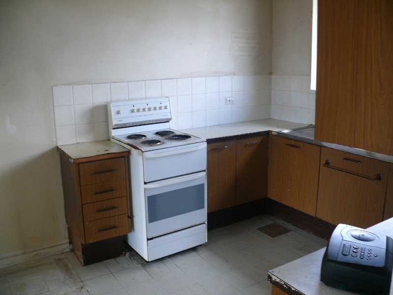292 Newbridge Rd, Moorebank NSW 2170