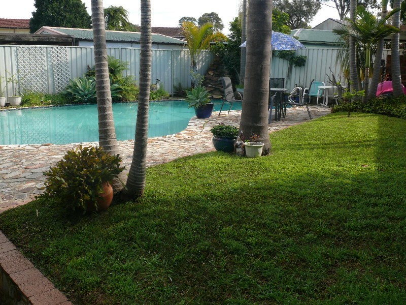 55 Renton Ave, Moorebank NSW 2170