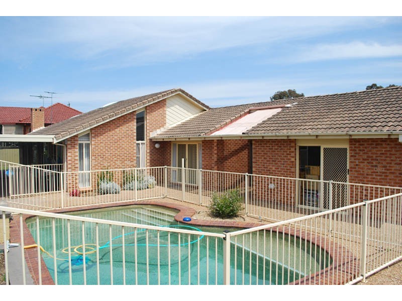 180 Longstaff Ave, Chipping Norton NSW 2170