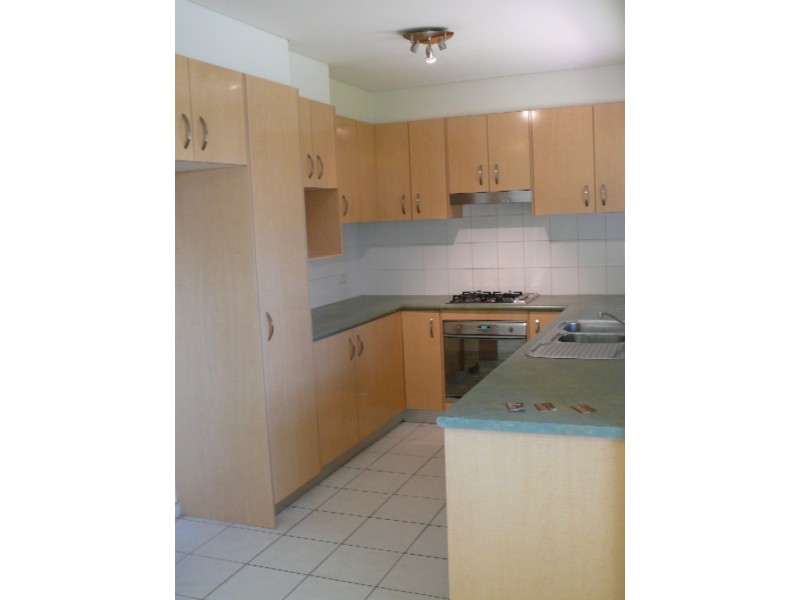 2/181 Nuwarra Rd, Moorebank NSW 2170