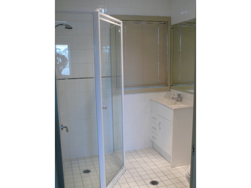 2/181 Nuwarra Rd, Moorebank NSW 2170