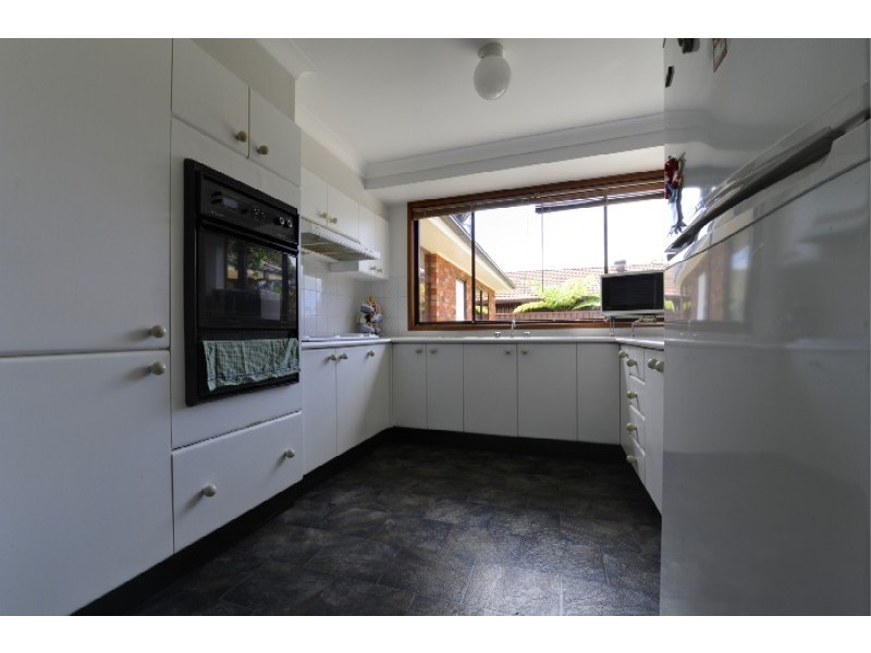 36 Aylesbury Cr, Chipping Norton NSW 2170