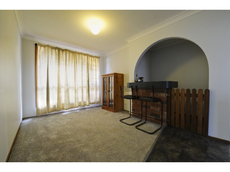 36 Aylesbury Cr, Chipping Norton NSW 2170