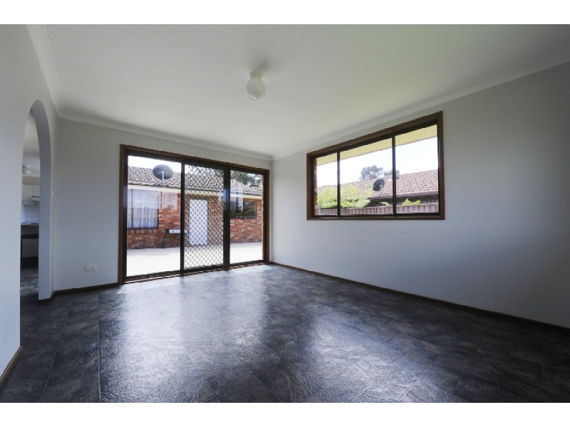 36 Aylesbury Cr, Chipping Norton NSW 2170