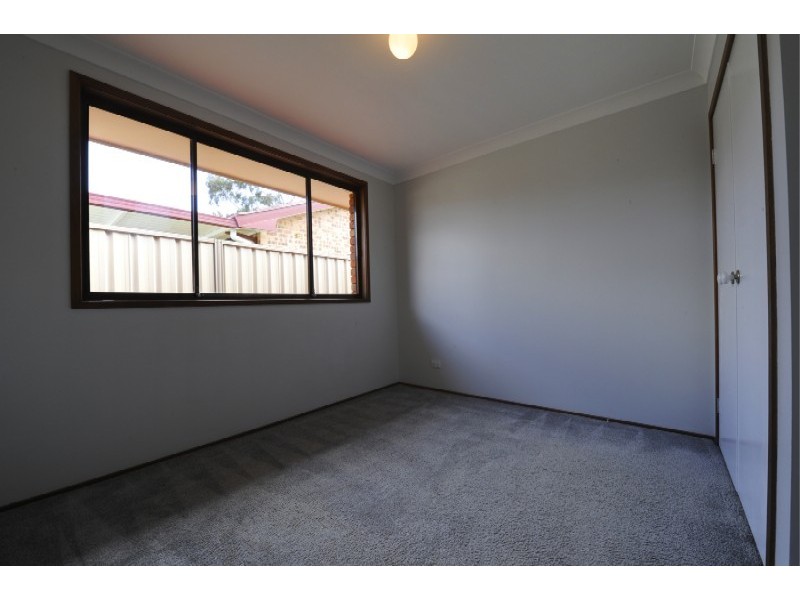 36 Aylesbury Cr, Chipping Norton NSW 2170