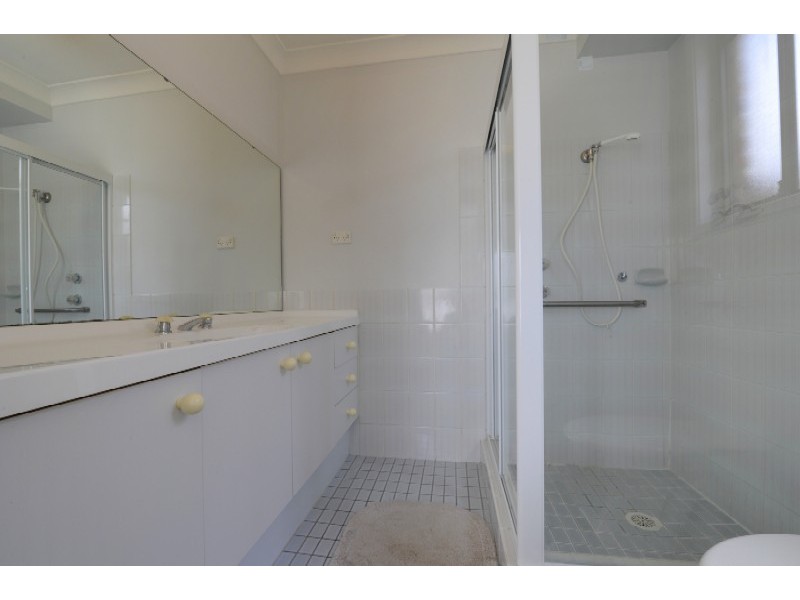 36 Aylesbury Cr, Chipping Norton NSW 2170