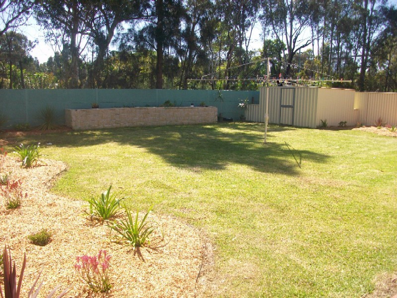 18  Bridges Ave, Wattle Grove NSW 2173