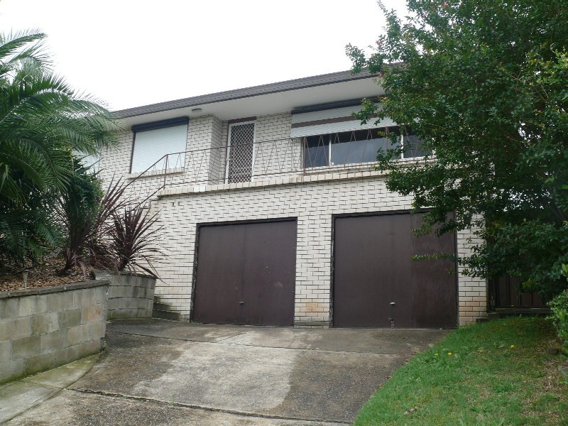 25 Gal Cres, Moorebank NSW 2170