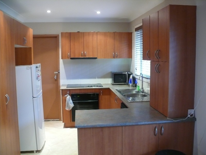 25 Gal Cres, Moorebank NSW 2170