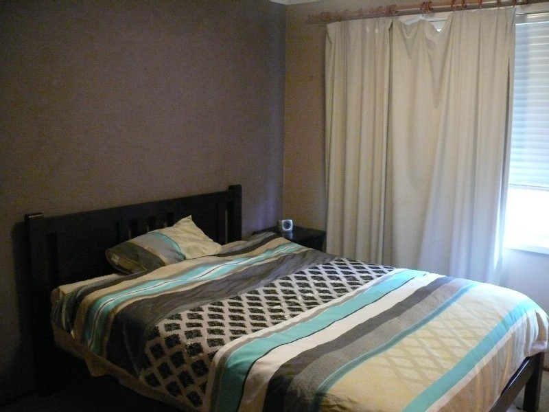 25 Gal Cres, Moorebank NSW 2170