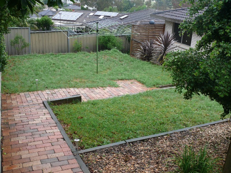 25 Gal Cres, Moorebank NSW 2170