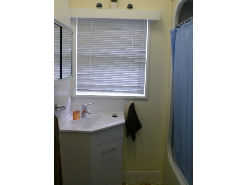 13 Bridges Ave, Wattle Grove NSW 2173