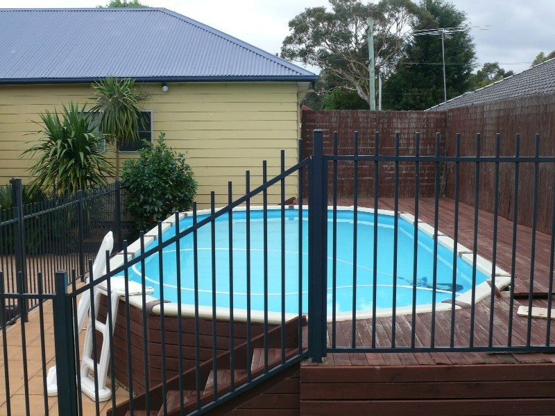 13 Bridges Ave, Wattle Grove NSW 2173