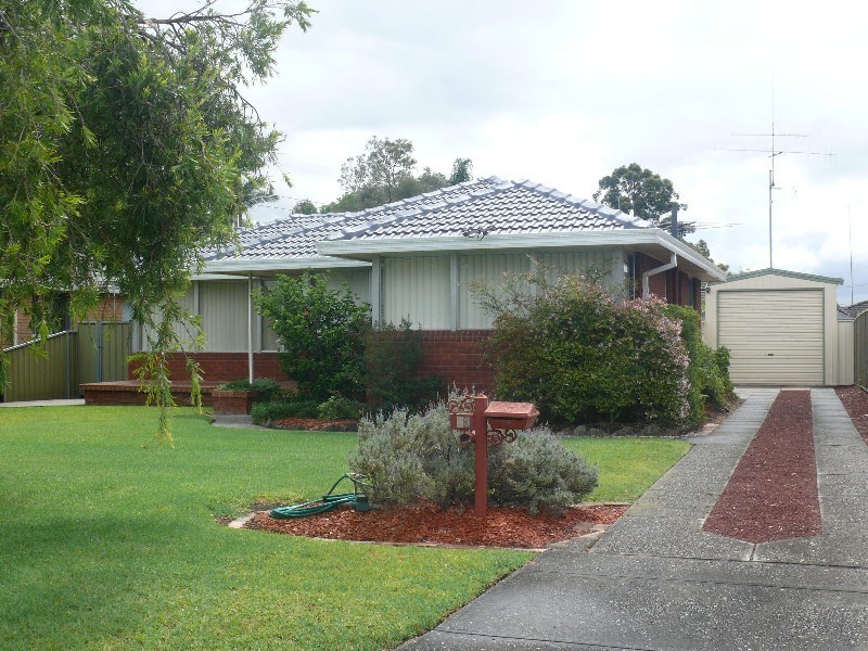 23 Templeton Crescent, Moorebank NSW 2170