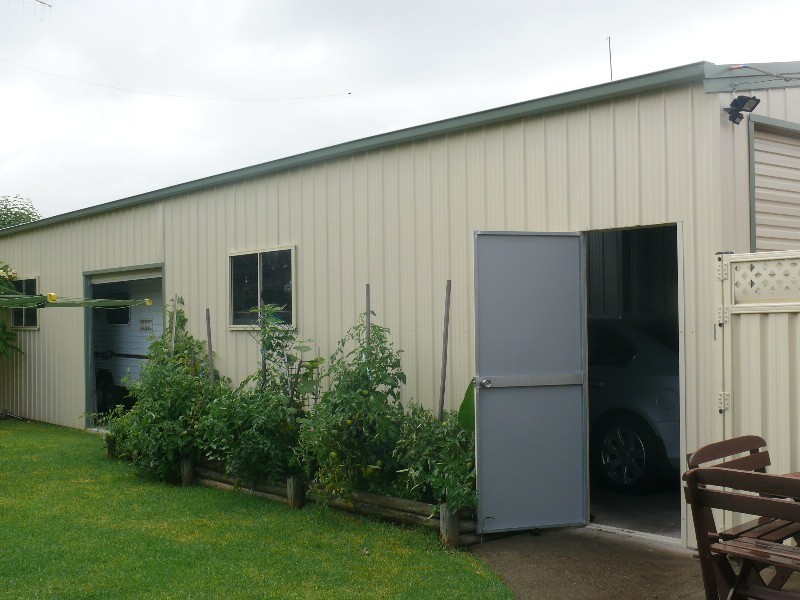 23 Templeton Crescent, Moorebank NSW 2170