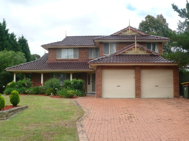 6 Kanangra Court, Wattle Grove NSW 2173