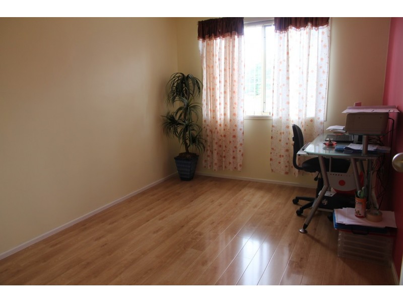 10A Wellwood Ave, Moorebank NSW 2170