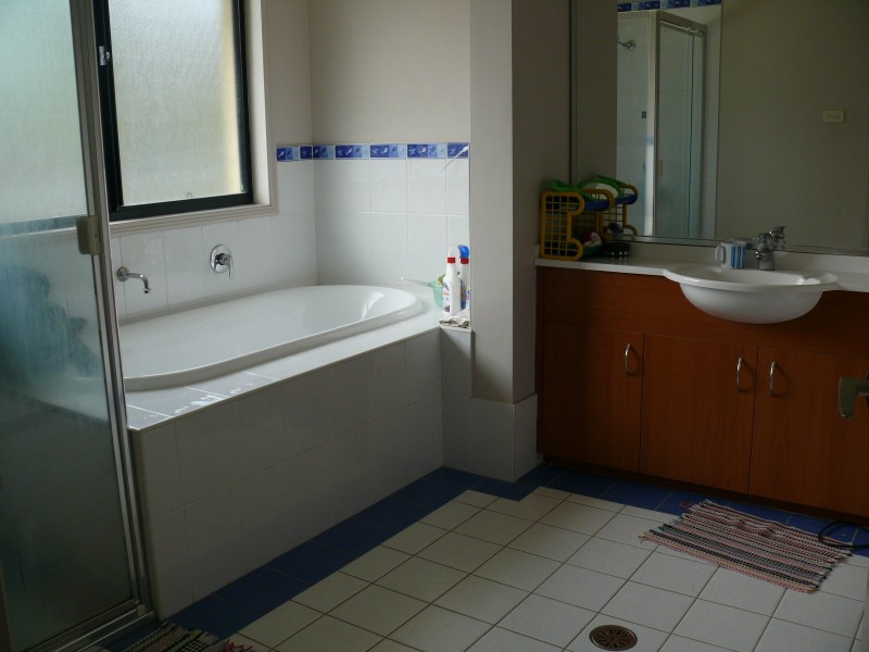 21 Vasta Ave, Moorebank NSW 2170