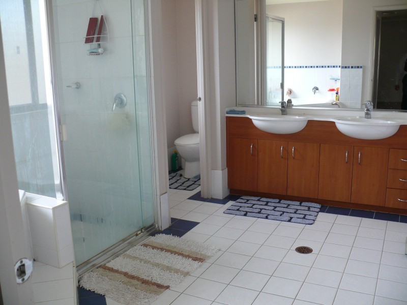 21 Vasta Ave, Moorebank NSW 2170