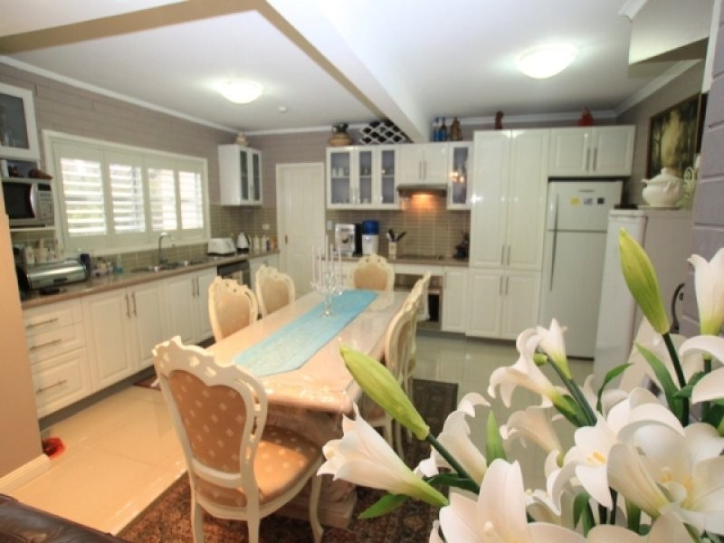 25 St Georges Cres, Sandy Point NSW 2172