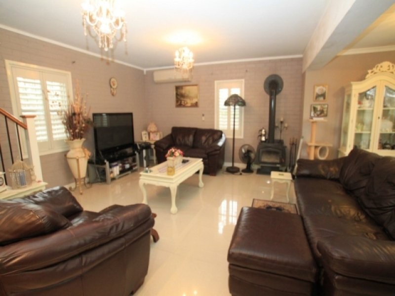 25 St Georges Cres, Sandy Point NSW 2172