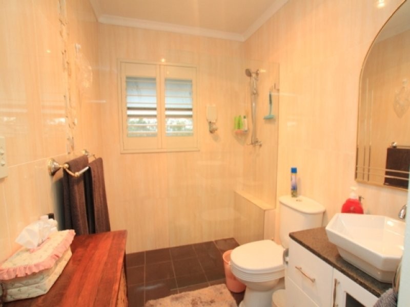 25 St Georges Cres, Sandy Point NSW 2172