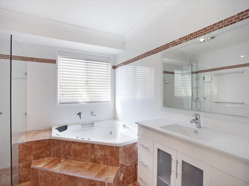Wattle Grove NSW 2173