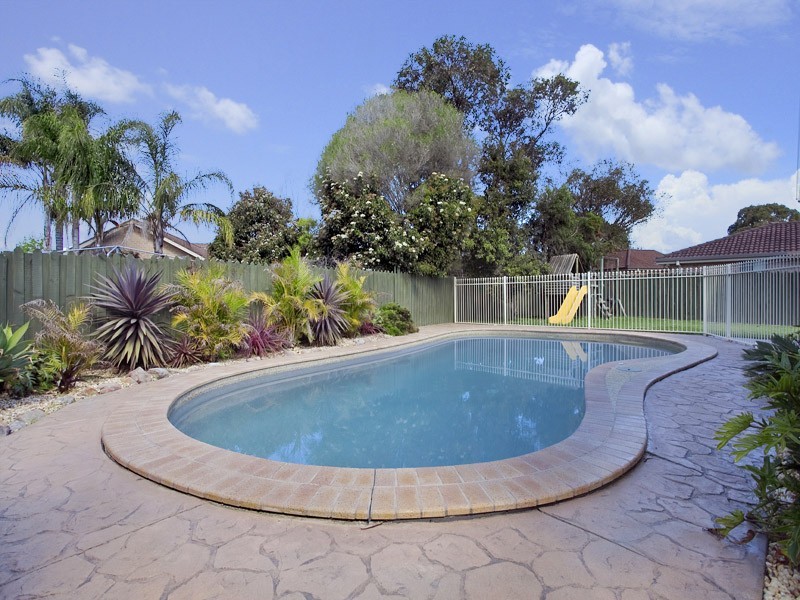 Wattle Grove NSW 2173