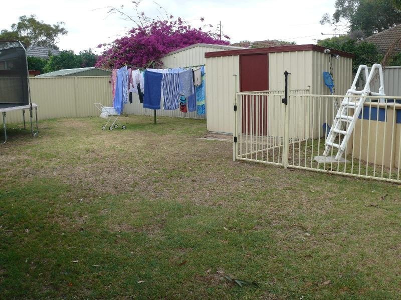 Wattle Grove NSW 2173
