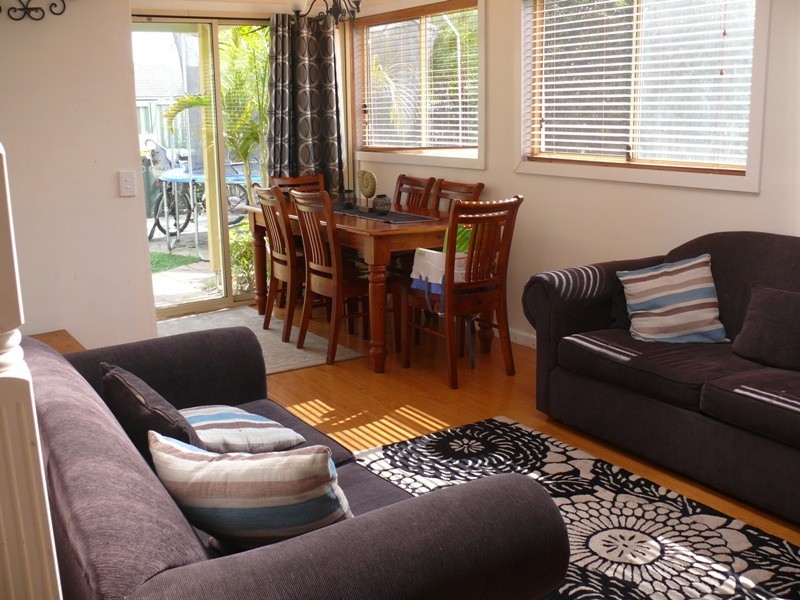1 Monash Ave, Wattle Grove NSW 2173