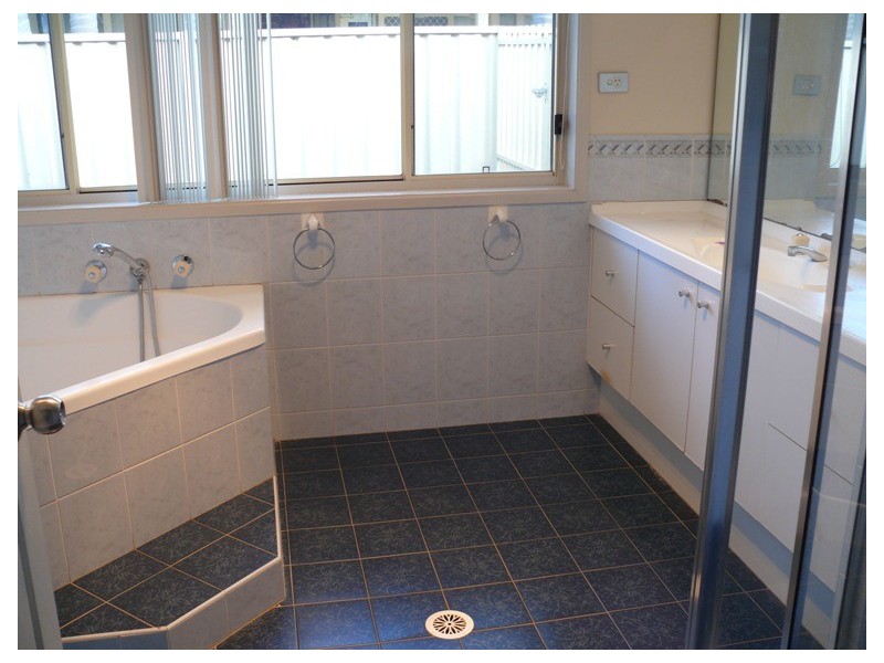 Wattle Grove NSW 2173